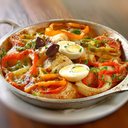 Bacalhoada de forno (Imagem: lhmfoto | Shutterstock)