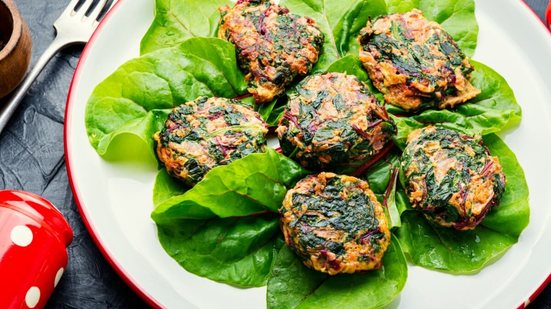 Bolinho de acelga (Imagem: Mykolal Mykolal | Shutterstock)