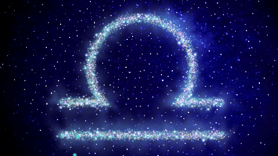 O planeta regente simboliza a maneira como a energia de cada signo se manifesta no cotidiano (Imagem: New África | Shutterstock)
