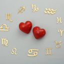 O mês de abril pedirá aos nativos mais consciência nas escolhas (Imagem: New Africa | Shutterstock)