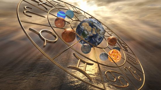 Conectar-se com a energia dos planetas pode ajudar a aproveitar melhor as oportunidades e os desafios da rotina (Imagem: Fred Mantel | Shutterstock)