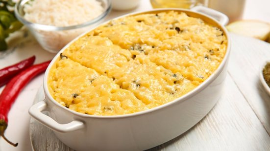 Arroz de forno com frango cremoso (Imagem: Pixel-Shot | Shutterstock)