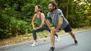 Pequenas atividades durante as férias ajudam a manter o corpo ativo (Imagem: StockPhotoDirectors | Shutterstock)
