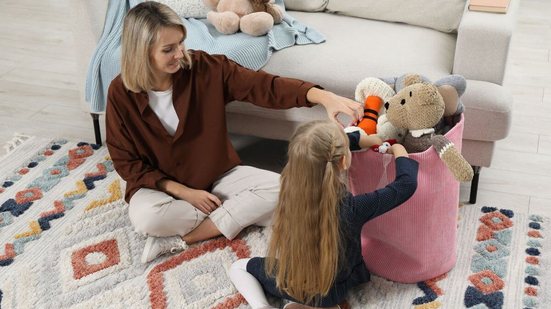 Atitudes comuns dentro de casa podem reduzir a autonomia infantil  (Imagem: New África | Shutterstock)