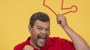 Com uma carreira consolidada no cinema e na televisão, Babu entrou no reality trazendo consigo vivências que influenciaram sua postura e seus posicionamentos dentro da casa (Imagem: Reprodução digital | Rede Globo)