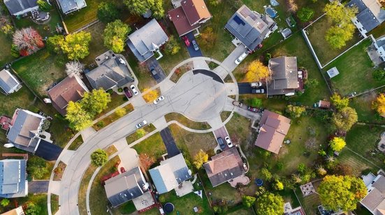 A crescente procura por bairros planejados reflete mudanças no comportamento da população (Imagem: Ira.foto.2024 | Shutterstock)
