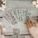 Alguns signos serão incentivados a encerrar ciclos desgastantes, rever escolhas e deixar para trás antigos medos (Imagem: Anna Markina | Shutterstock)