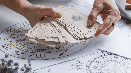 O fim de maio trará mudanças importantes para as finanças dos signos (Imagem: Shyntartanya | Shutterstock)