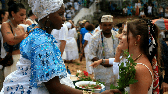 O bate-folhas reúne saberes tradicionais e elementos de conexão com a natureza e a espiritualidade (Imagem: Joa Souza | Shutterstock)