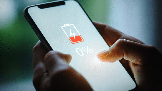 Pequenos hábitos podem fazer o celular consumir mais energia (Imagem: Mijansk786 | Shutterstock)