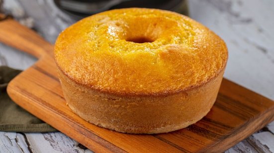 Bolo de fubá (Imagem: Paulo Zanella | Shutterstock)