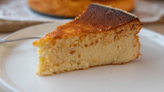 Bolo de queijadinha (Imagem: Angelika Heine | Shutterstock)