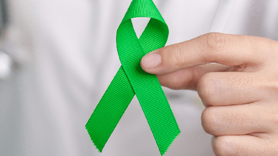 Setembro verde reforça a importância de ampliar o conhecimento sobre o câncer de intestino (Imagem: Jo Panuwat D | Shutterstock)