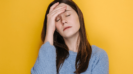 O "brain fog" isolado geralmente não significa que exista uma doença neurológica (Imagem: Yurii_Yarema | Shutterstock)