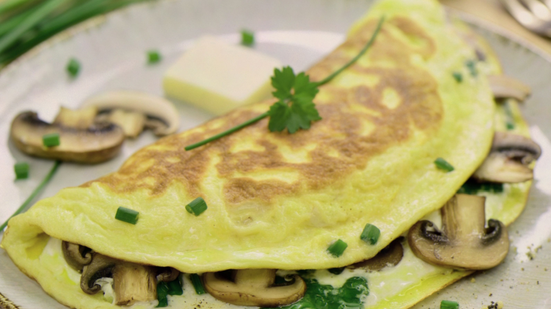 Omelete de espinafre com cogumelo (Imagem: David Miller Star | Shutterstock)