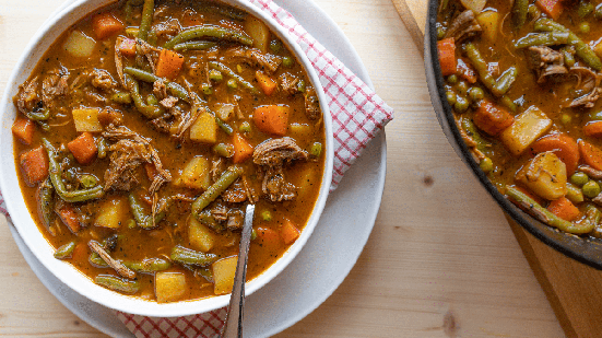 Ensopado de carne com legumes (Imagem: Angelika Heine | Shutterstock)
