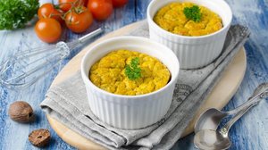 Suflê de cenoura e endro  (Imagem: vkuslandia | Shutterstock)