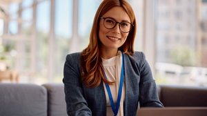 A carreira em Y ganha destaque como uma alternativa mais flexível no mercado de trabalho (Imagem: Drazen Zigic | Shutterstock)