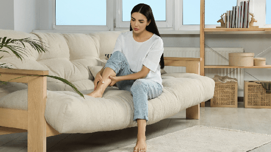 Conhecer as diferenças entre celulite e lipedema ajuda no diagnóstico precoce (Imagem: New Africa | Shutterstock)