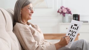 Atividades simples ajudam a manter a mente ativa mesmo no descanso (Imagem: New Africa | Shutterstock)