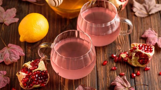 Chá de romã com limão-siciliano (Imagem: Tetiana Shumbasova | Shutterstock)
