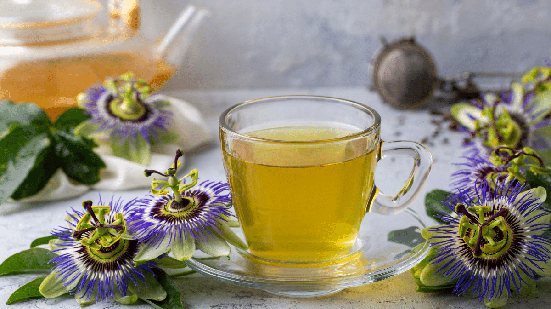 Chá de passiflora faz bem para quê? Conheça 6 benefícios para a saúde
