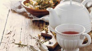 Algumas ervas e plantas devem ser utilizadas com cuidado para evitar riscos à saúde (Imagem: Saharosa40 | Shutterstock)