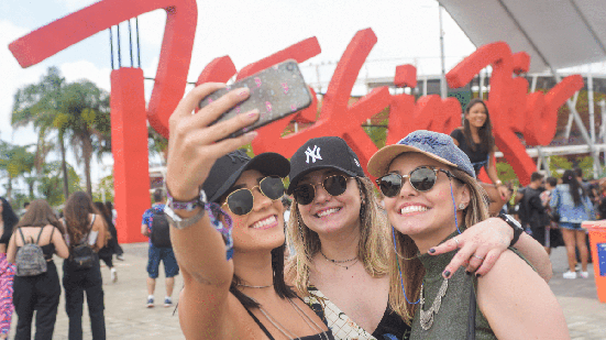Cada signo tem sua maneira de aproveitar o Rock in Rio (Imagem: Shutter Photo Press | Shutterstock)