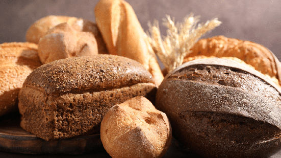 Comer pão todos os dias faz mal? Veja como incluir na rotina com equilíbrio