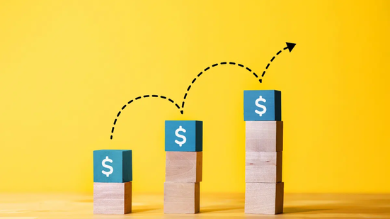 O que começa como uma renda complementar pode ganhar estrutura à medida que as vendas se tornam mais frequentes e a carteira de clientes cresce (Imagem: HAKINMHAN | Shutterstock)