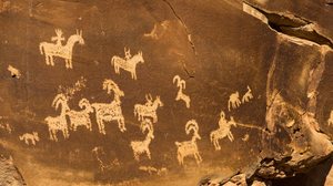 Pinturas rupestres são marco visual da Pré-História (Imagem: Shchekoldin Mikhail | Shutterstock)