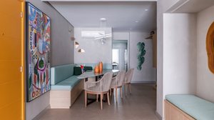 O canto alemão é a escolha perfeita para criar espaços versáteis e funcionais (Projeto: Cristiane Schiavoni Arquitetura e Decoração | Imagem: Rafael Renzo)