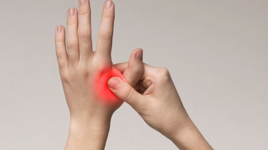 A detecção precoce é essencial para um tratamento mais eficaz do sarcoma (Imagem: Prostock-studio | Shutterstock)