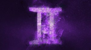 O anjo da guarda dos geminianos traz palavras de conhecimento, orientação e cura (Imagem: Allexxandar | Shutterstock)