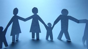 Multiparentalidade reconhece dois ou mais pais e mães na certidão de nascimento (Imagem: Bogdan Wankowicz | Shutterstock)