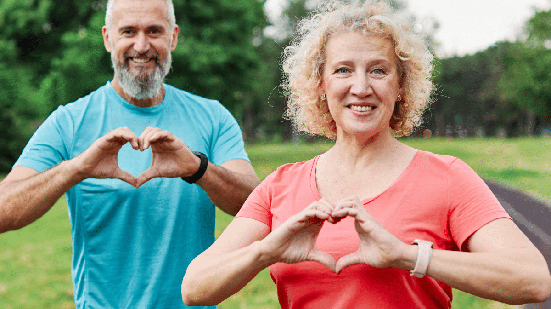 Os cuidados com a saúde cardiovascular começam nas escolhas simples que fazemos todos os dias (Imagem: pics five | Shutterstock)