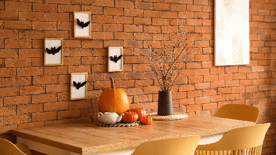 A combinação de elementos temáticos e detalhes decorativos permite transformar os ambientes para o Halloween (Imagem: Pixel-Shot | Shutterstock)