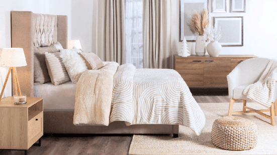 Mudanças simples na decoração são suficientes para trazer aconchego aos espaços no inverno  (Imagem: YWSDDD | Shutterstock)