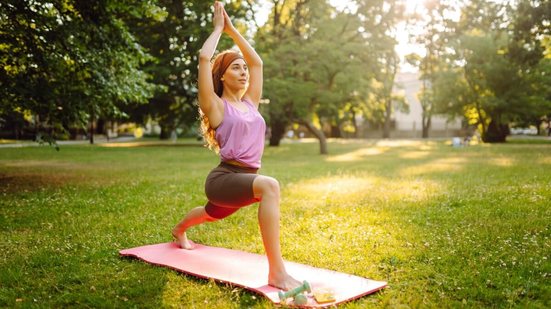 Hábitos saudáveis podem fortalecer o tratamento de transtornos emocionais (Imagem: maxbelchenko | Shutterstock)