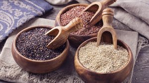 A quinoa é fonte de vitaminas e minerais (Imagem: Elena Schweitzer | Shutterstock)