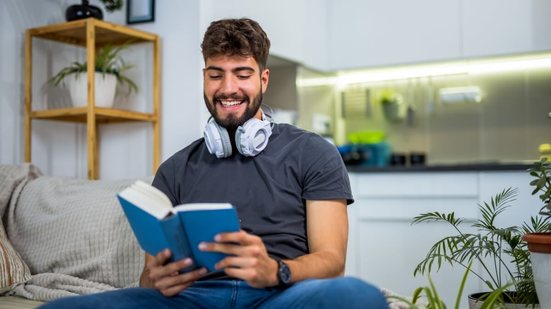 Viagens intensas, dilemas humanos e confrontos inesquecíveis marcam essas leituras repletas de imaginação (Imagem: adriaticfoto | Shutterstock)