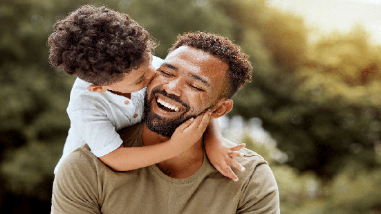 a energia paterna está ligada ao princípio masculino, conhecido como energia Yang (Imagem: PeopleImages | Shutterstock)