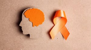 Apesar de ainda ser considerada de baixa prevalência no Brasil, a esclerose múltipla tem grande impacto funcional e social (Imagem: WindNight | Shutterstock)