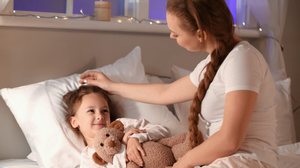 Distúrbios do sono persistentes podem trazer consequências significativas para as crianças (Imagem: Pixel-Shot | Shutterstock)