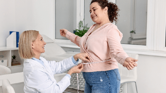 Atitudes simples podem ajudar a quebrar o ciclo da obesidade (Imagem: New Africa | Shutterstock)