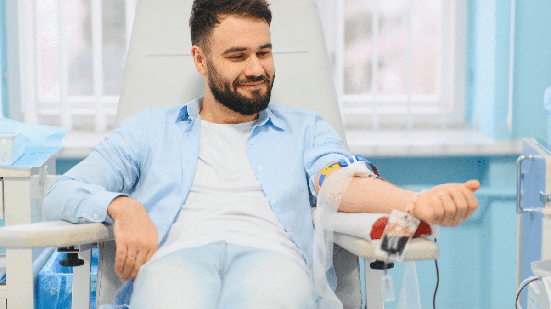 Confusão entre a medula óssea e a medula espinhal é uma das questões que geram insegurança na hora de doar (Imagem: Hryshchyshen Serhii | Shutterstock)