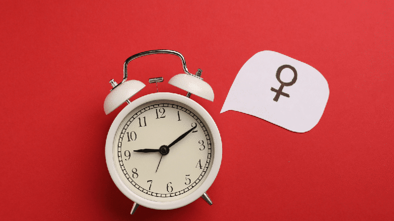 Dores nas articulações aumentaram na menopausa? Entenda a relação com a queda do estrogênio