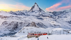 Gramado, Farellones, Ushuaia e Zermatt reúnem diferentes experiências para os viajantes que desejam aproveitar paisagens de inverno, atividades na neve e a gastronomia local (Imagem: 
Guitar photographer | Shutterstock)