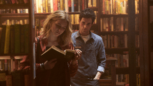 Séries se tornaram grandes sucessos pela força de suas narrativas e pelos personagens inesquecíveis (Imagem: Reprodução digital | Warner Bros. Television e Alloy Entertainment)