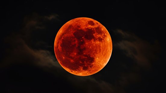 Eclipse de Lua: entenda como ele influencia o mapa astral